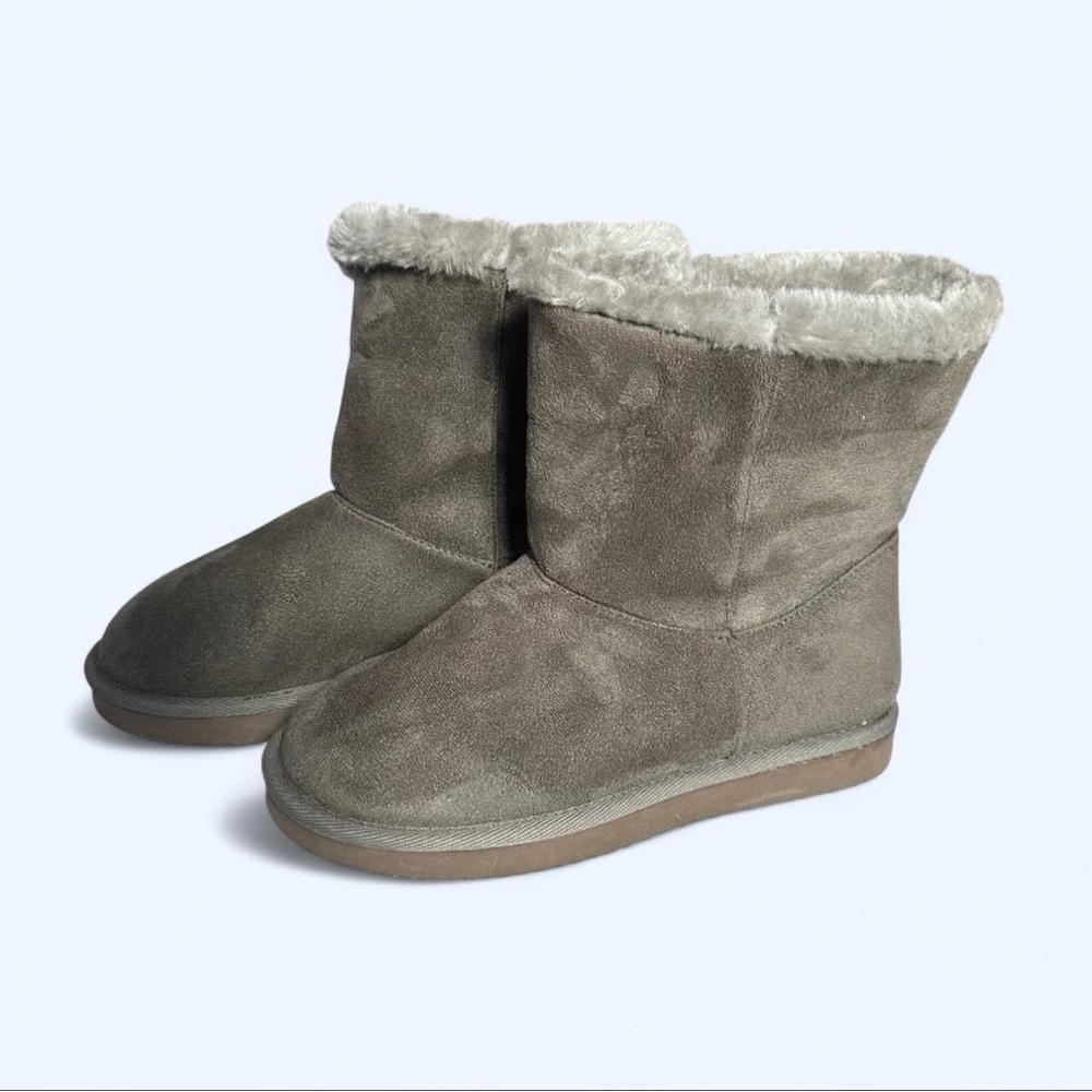 Aeropostale Faux Fur Lined Winter Boots in Gray Size 7